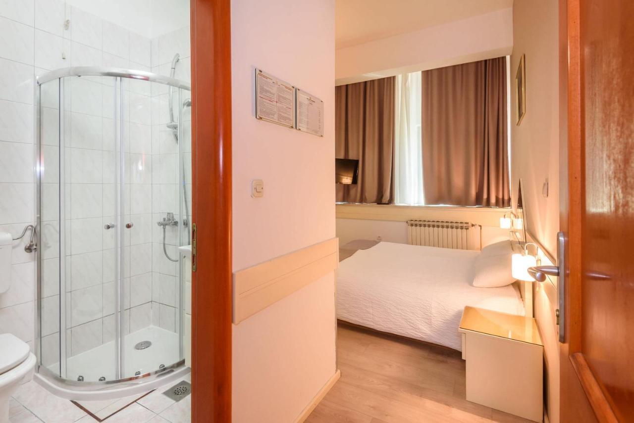 Hotel Mb Metkovic Exterior photo